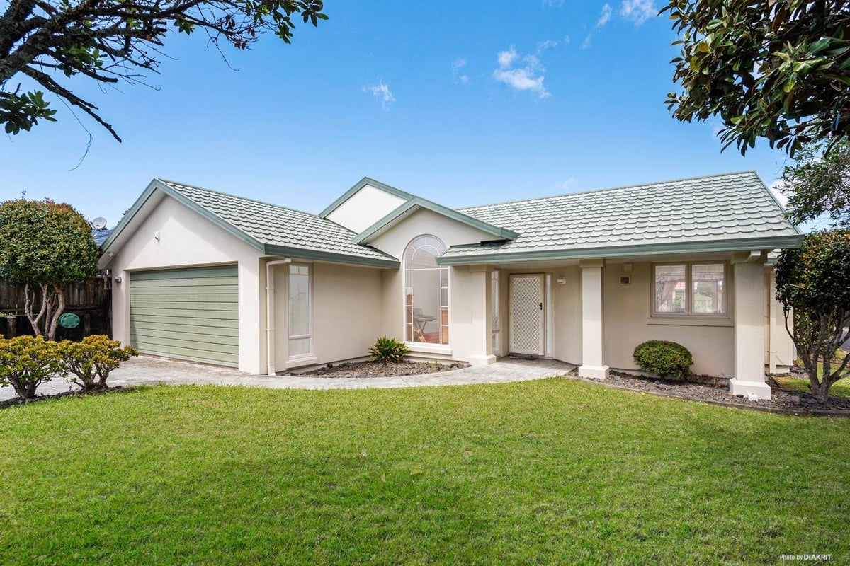 79 Kingdale Road, Henderson, Auckland - Carousel 1
