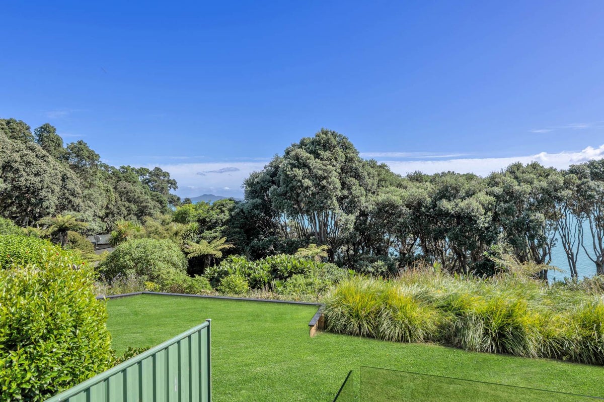 34 First View Avenue, Beachlands, Auckland - Carousel 2