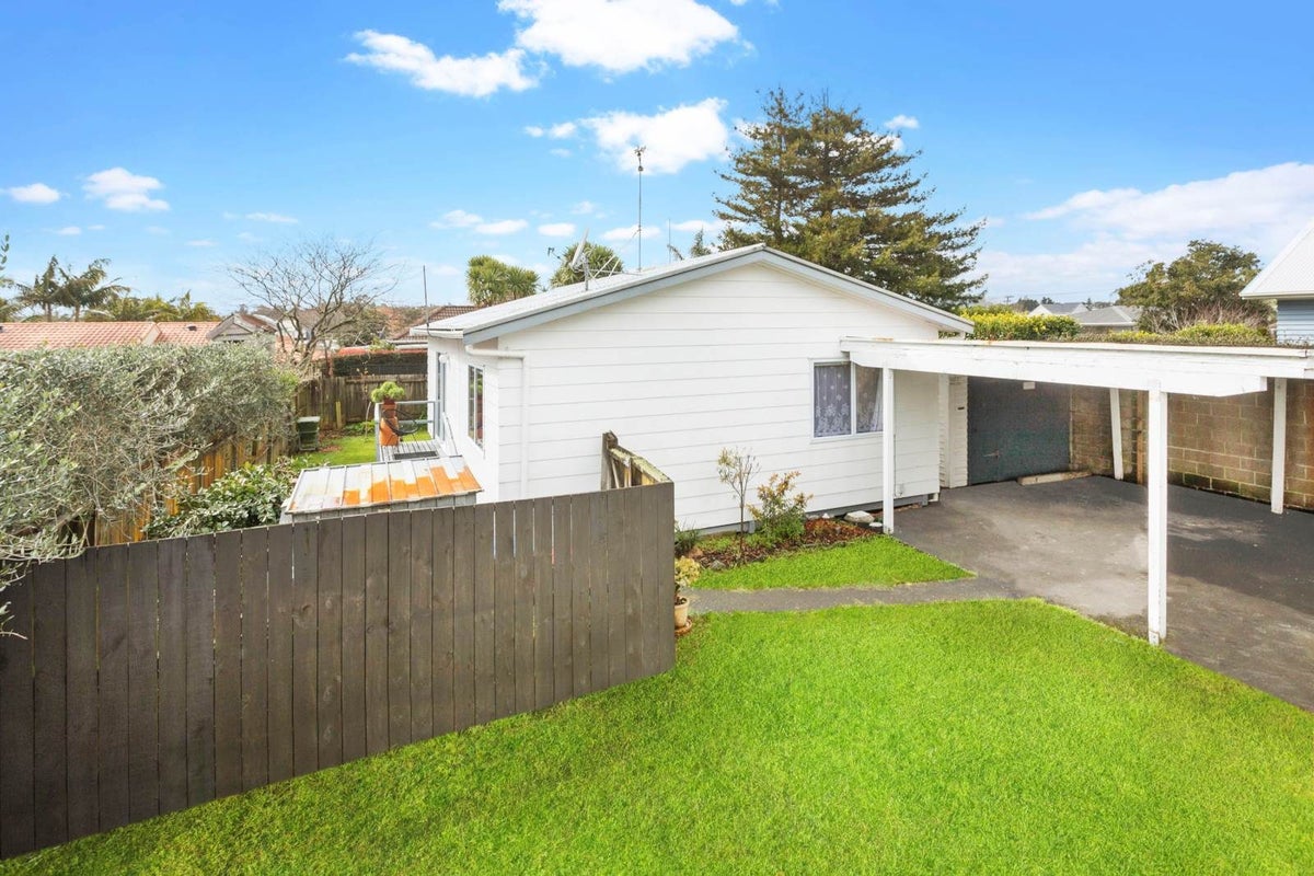 43A Moa Road, Point Chevalier, Auckland - Carousel 2