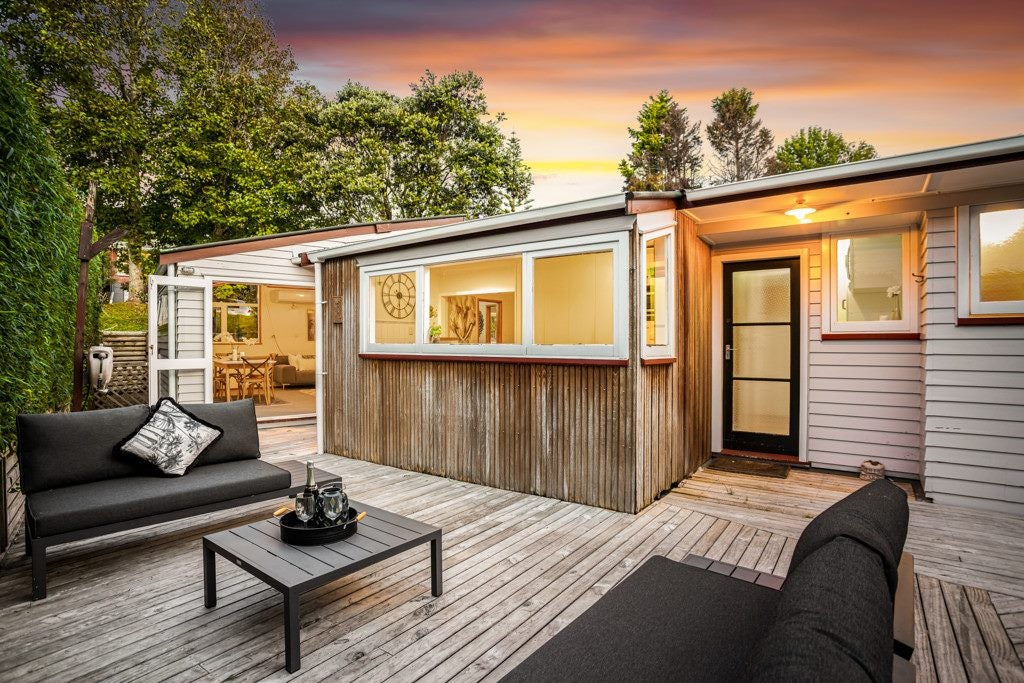 57 Rimutaka Place, Titirangi, Auckland - Carousel 1
