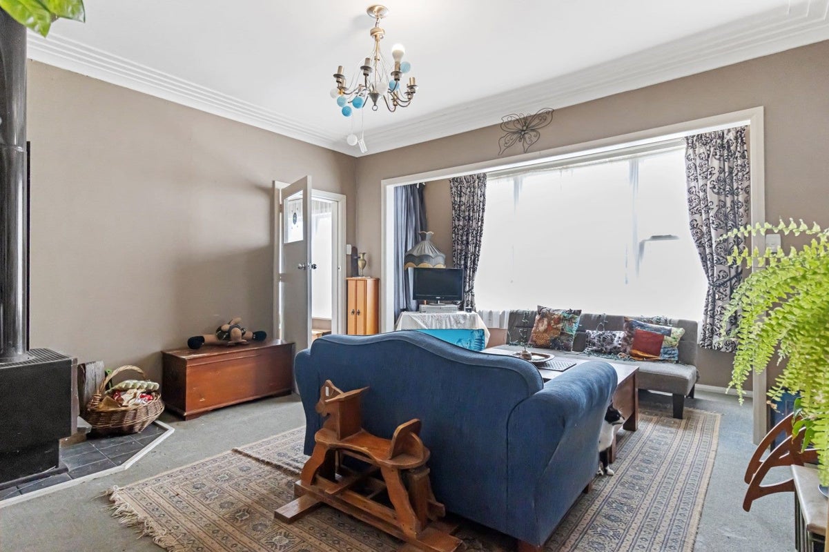16 Aroha View Avenue, Te Aroha, Te Aroha - Carousel 2