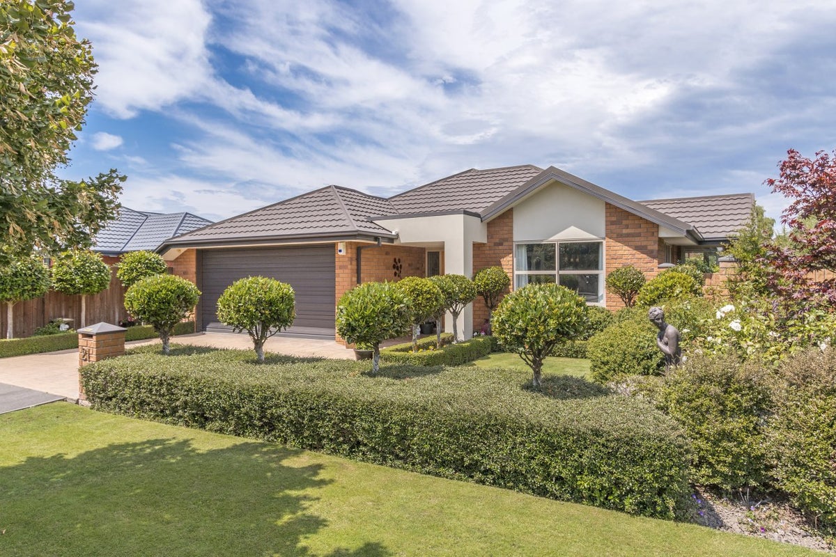 21 Providence Place, Redwood, Christchurch - Carousel 1