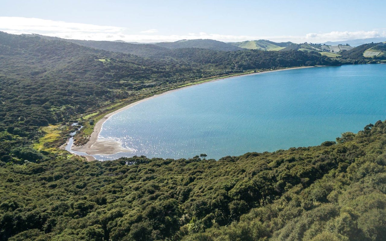 22 Bella Vista Road, Omiha, Waiheke Island - Carousel 2