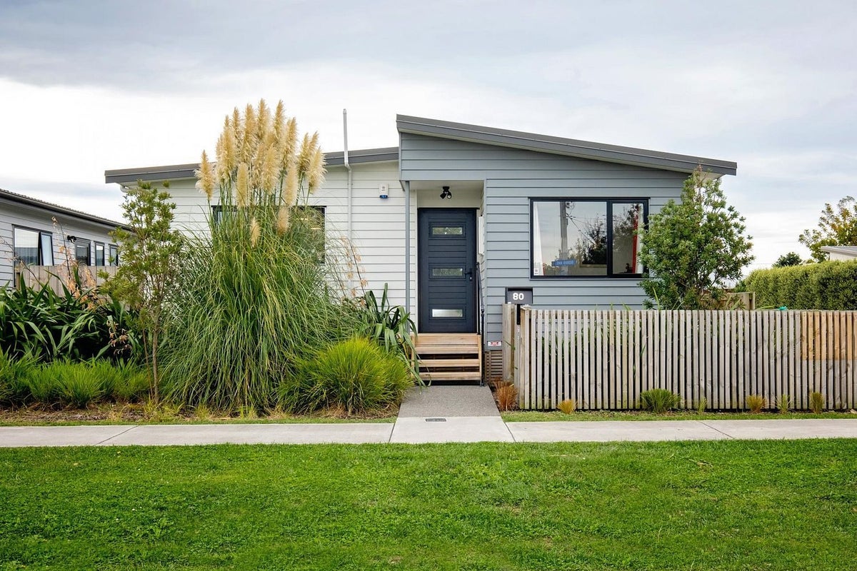 80 Geddis Avenue, Maraenui, Napier - Carousel 1