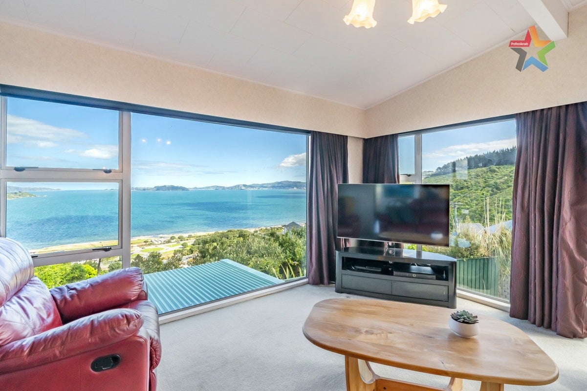 46 Korokoro Road, Korokoro, Lower Hutt - Carousel 2