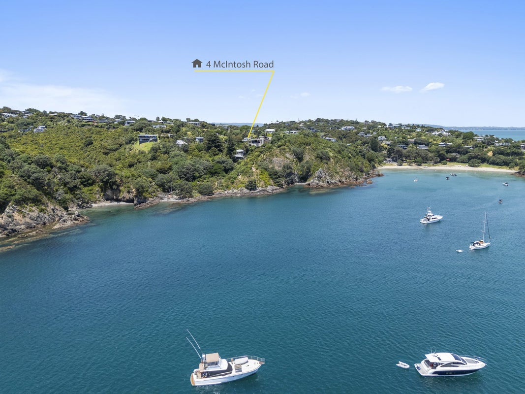 4 McIntosh Road, Oneroa, Waiheke Island - Carousel 2