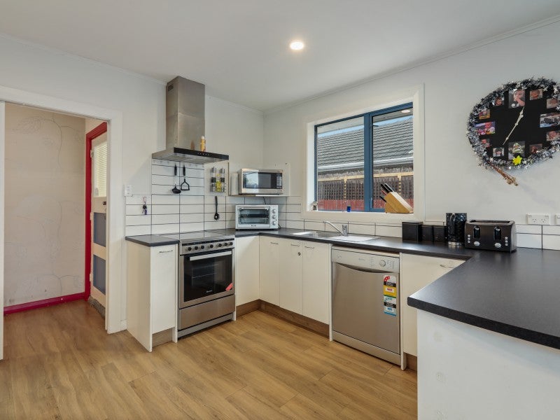 5 McIntyre Street, Shirley, Christchurch - Carousel 2