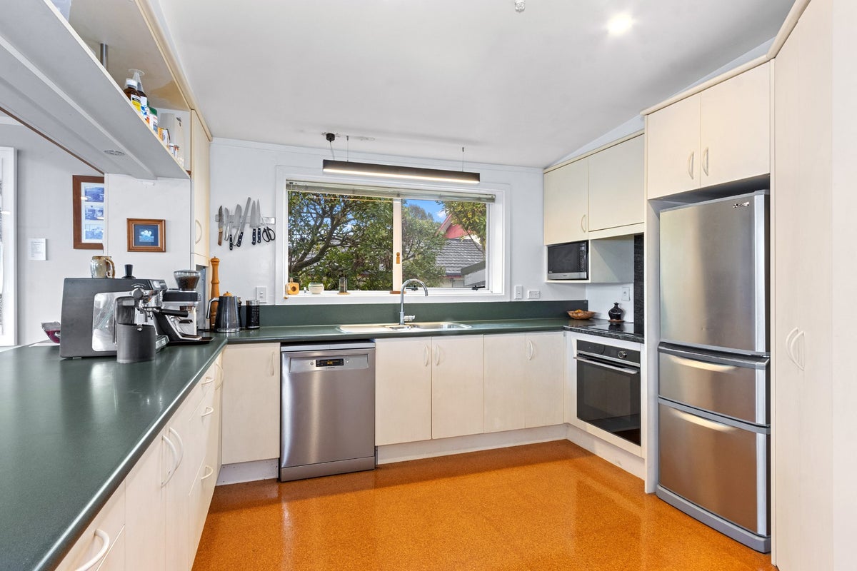18 Oakfield Street, Burnside, Christchurch - Carousel 2