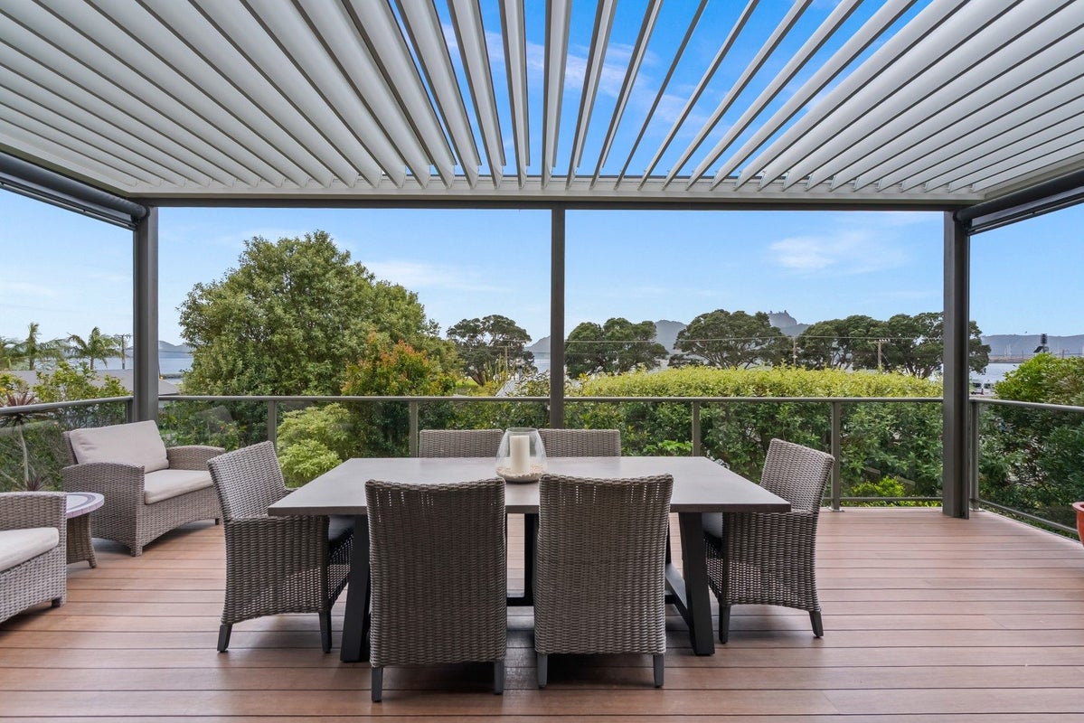 16 Fred Carr Place, One Tree Point, Whangarei - Carousel 1