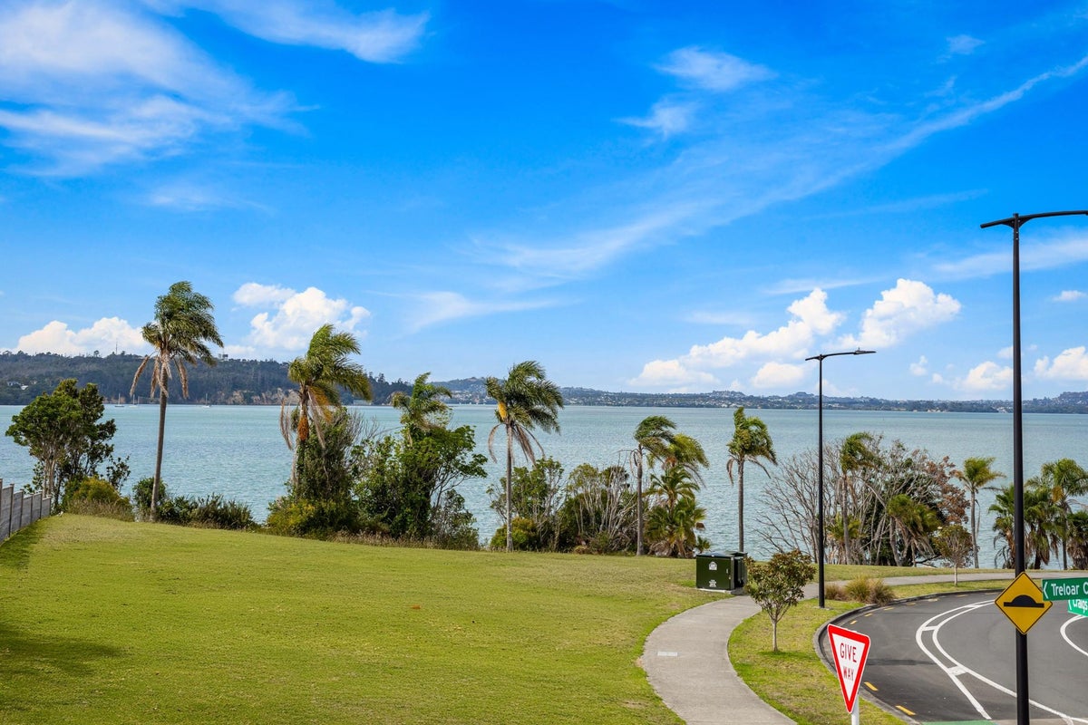 49 Treloar Crescent, Hobsonville, Auckland - Carousel 2