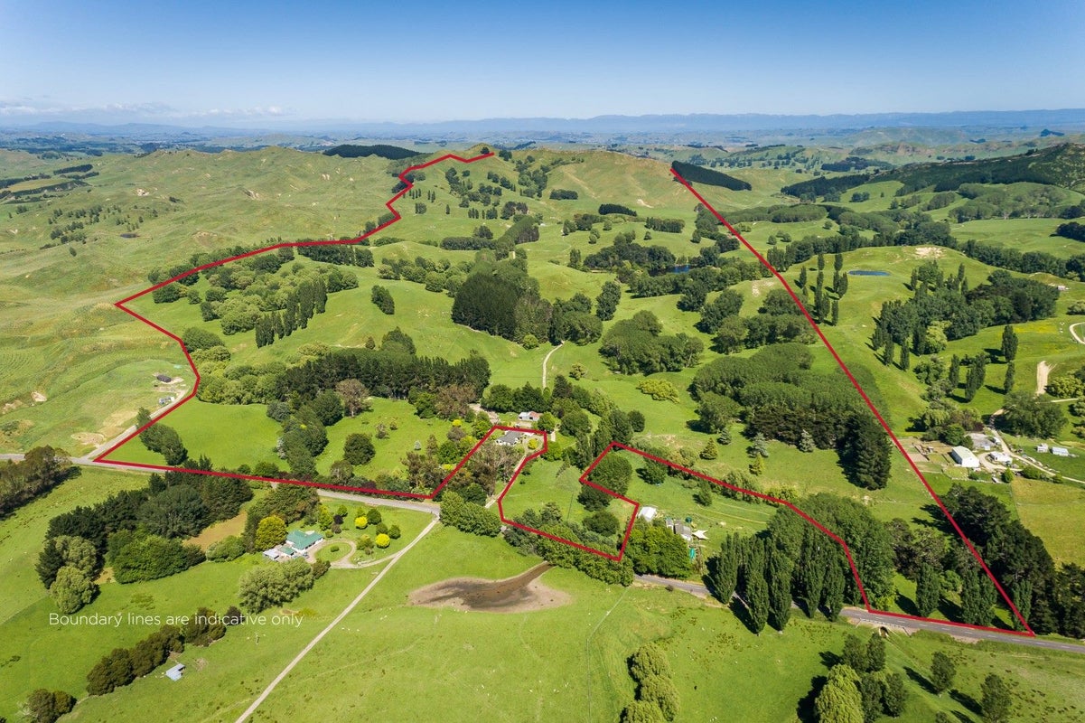 2412 Kahuranaki Road, Elsthorpe, Havelock North - Carousel 1