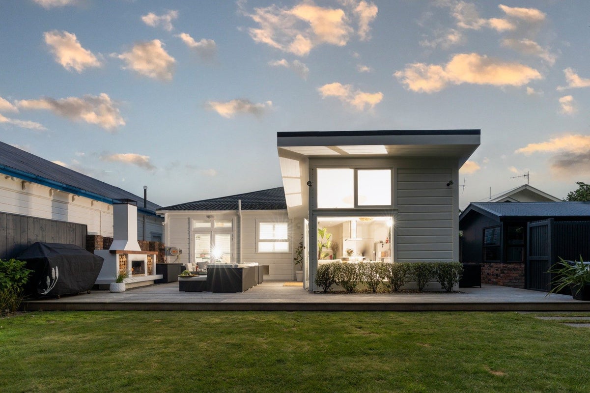 81 Marine Parade, Seatoun, Wellington - Carousel 1