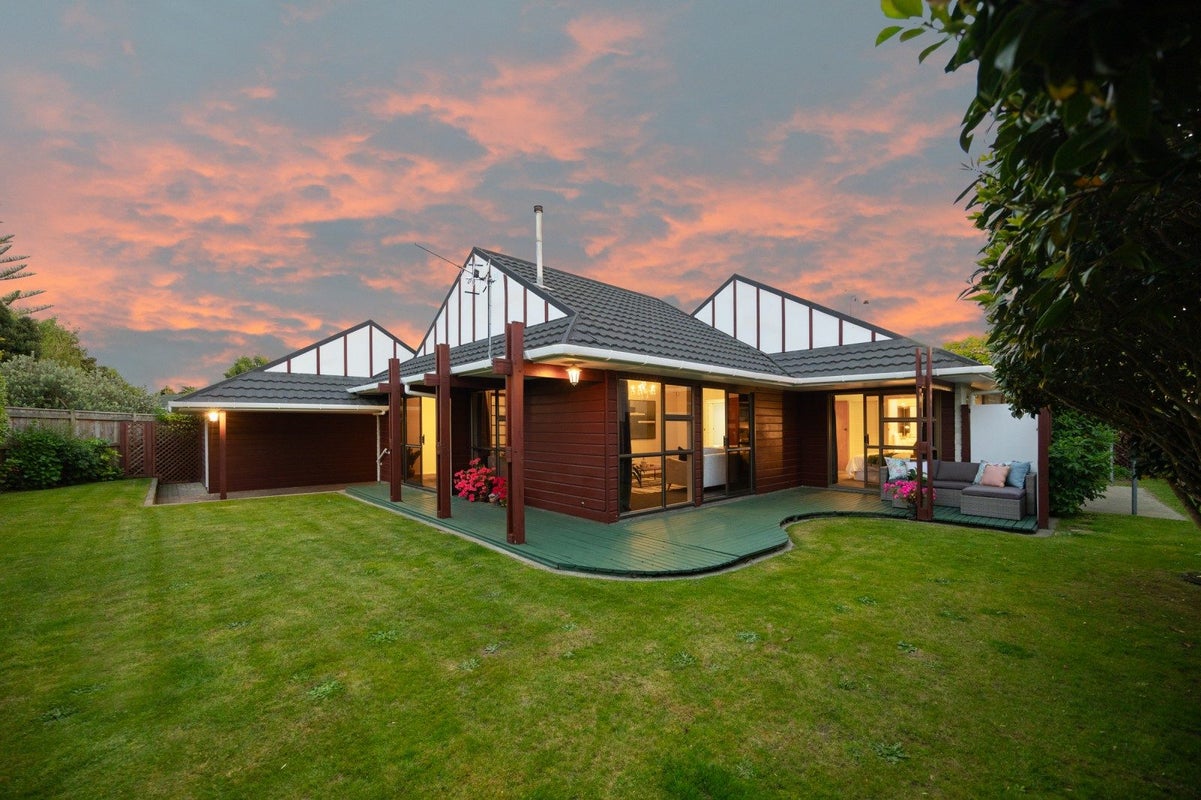 20 Caulfield Place, Awapuni, Palmerston North - Carousel 1