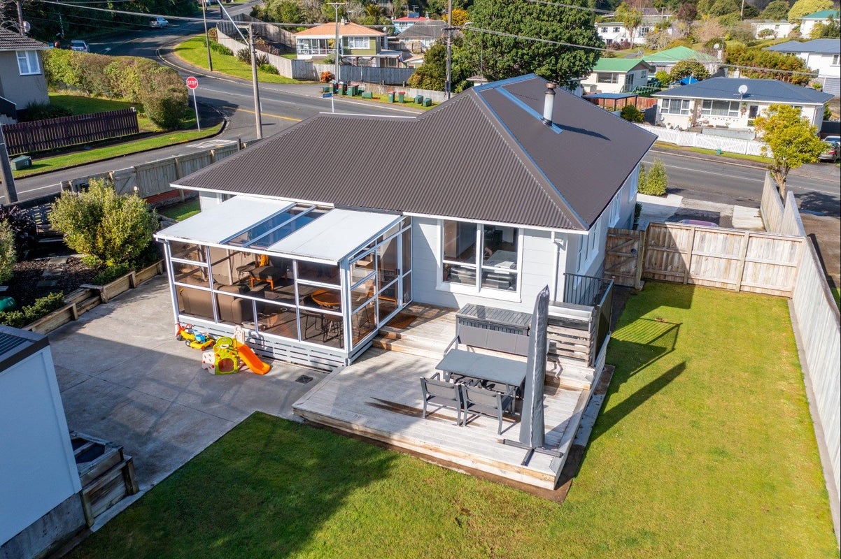 88 Huatoki Street, Vogeltown, New Plymouth - Carousel 1