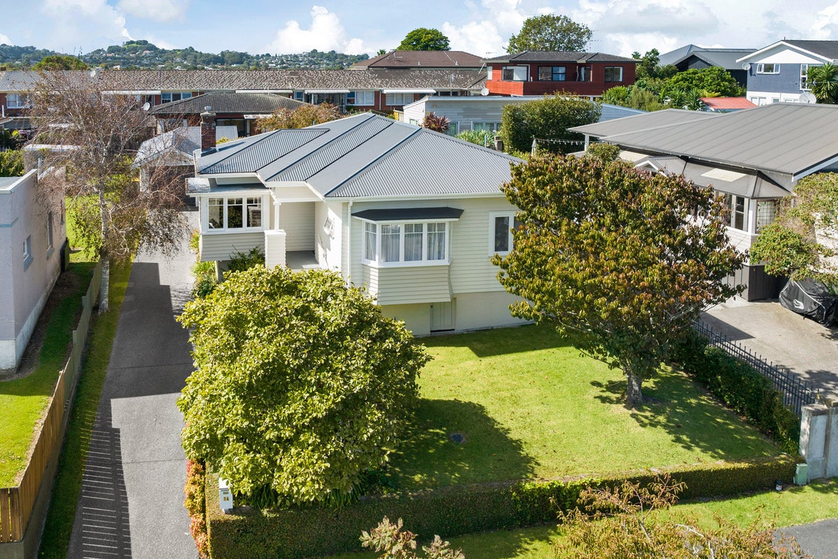 14 Duncan Avenue, Sandringham, Auckland - Carousel 2
