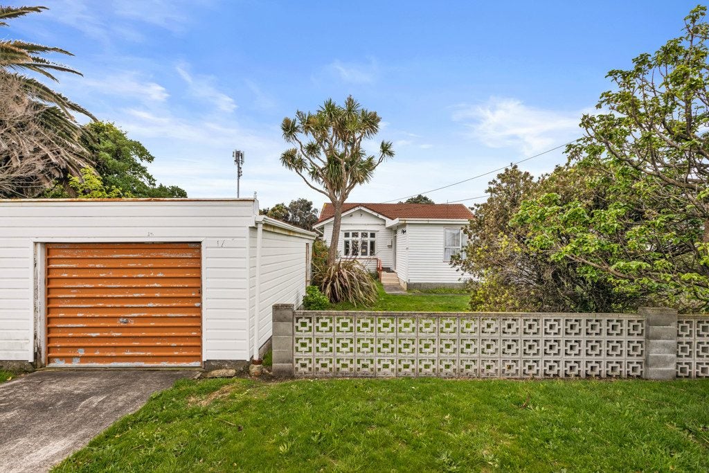 17 Puriri Street, Miramar, Wellington - Carousel 1