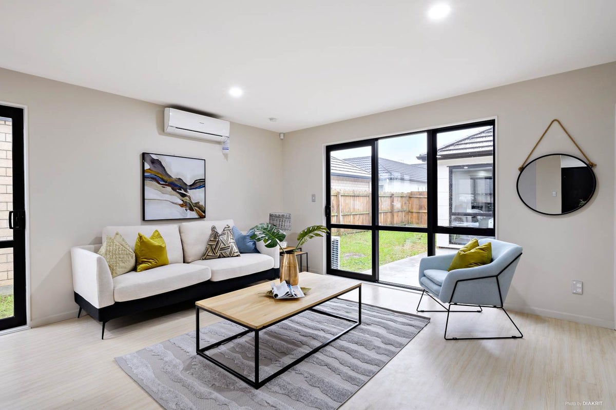 10 Kotuku Crescent, Takanini, Auckland - Carousel 2