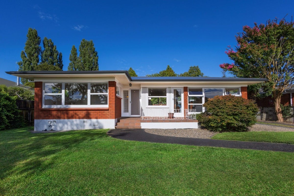 25 Hooker Avenue, Chedworth, Hamilton - Carousel 17