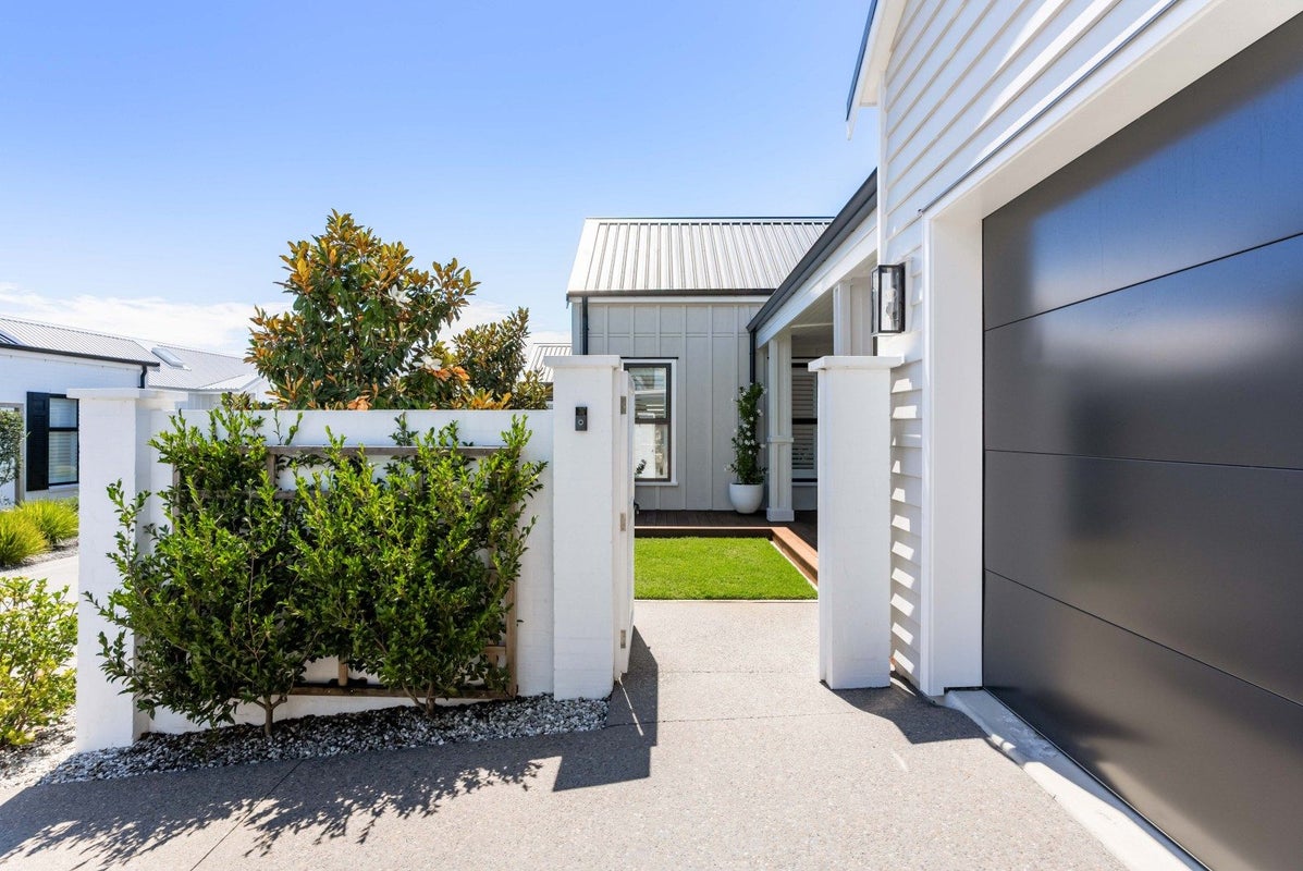 15 Colpoma Close, Papamoa Beach, Papamoa - Carousel 2