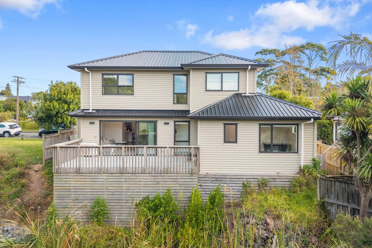 1A Coletta Lane, Te Atatu South, Auckland - Carousel 21