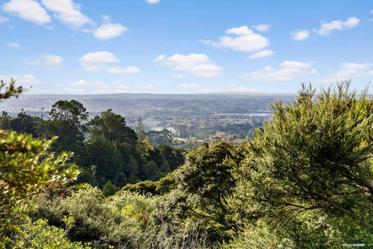 200 Scenic Drive, Titirangi, Auckland - Carousel 2