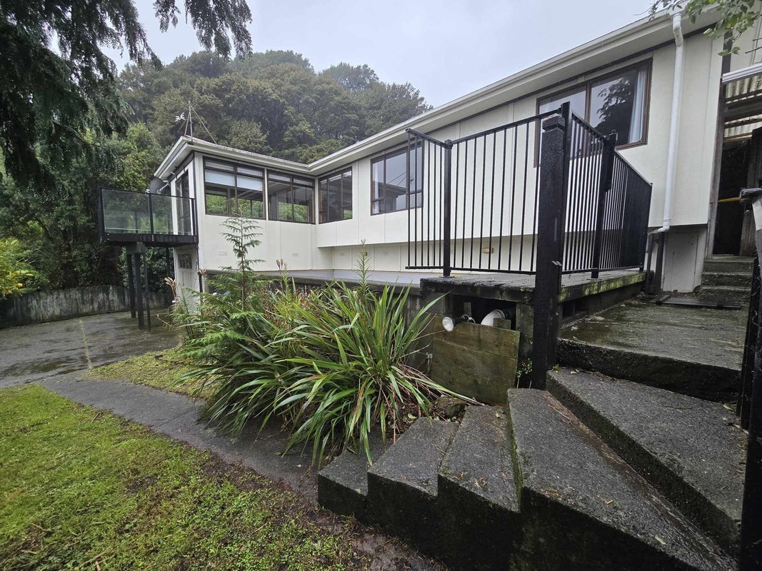 1/204 WHITES LINE EAST, Waiwhetu, Lower Hutt - Carousel 2