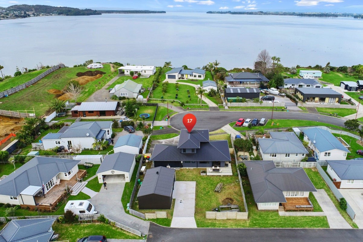 17 Sandleigh Drive, Athenree, Katikati - Carousel 1