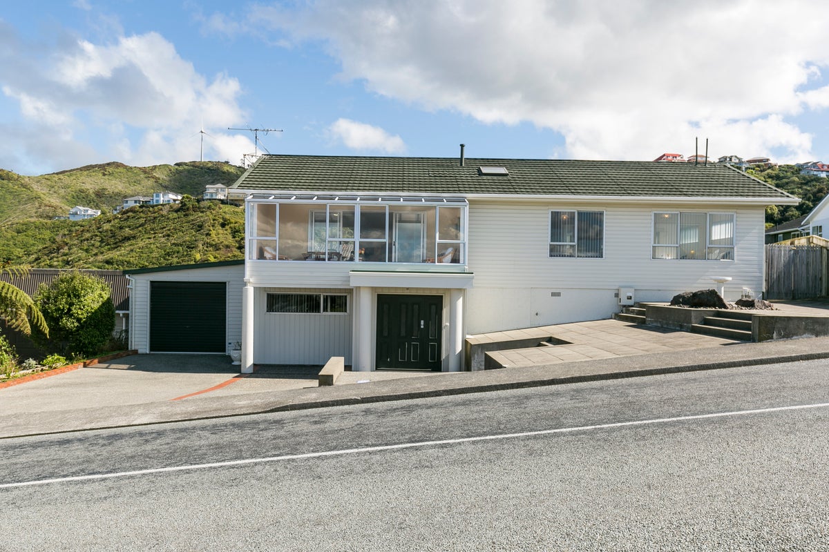 146 Mitchell Street, Brooklyn, Wellington - Carousel 1