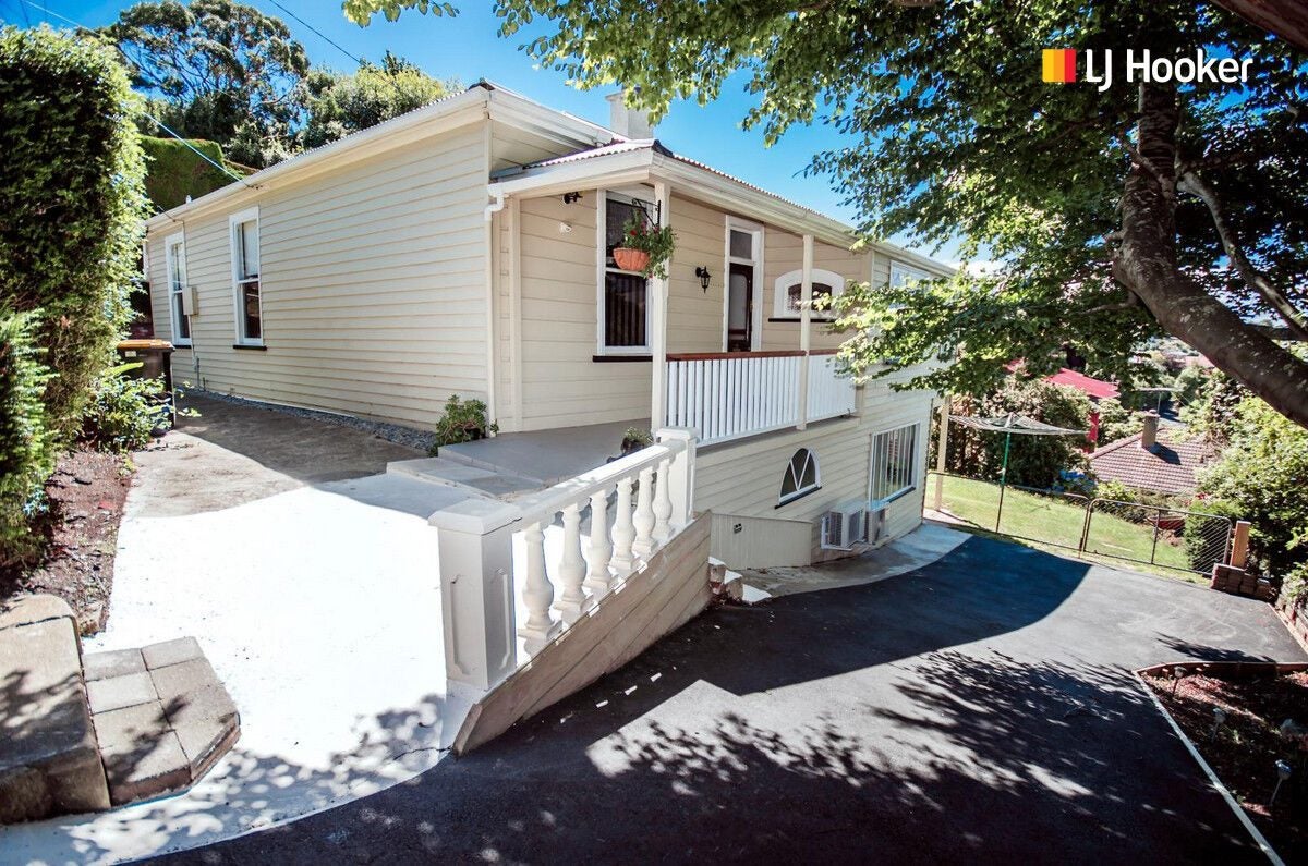 8 Picardy Street, Maryhill, Dunedin - Carousel 1