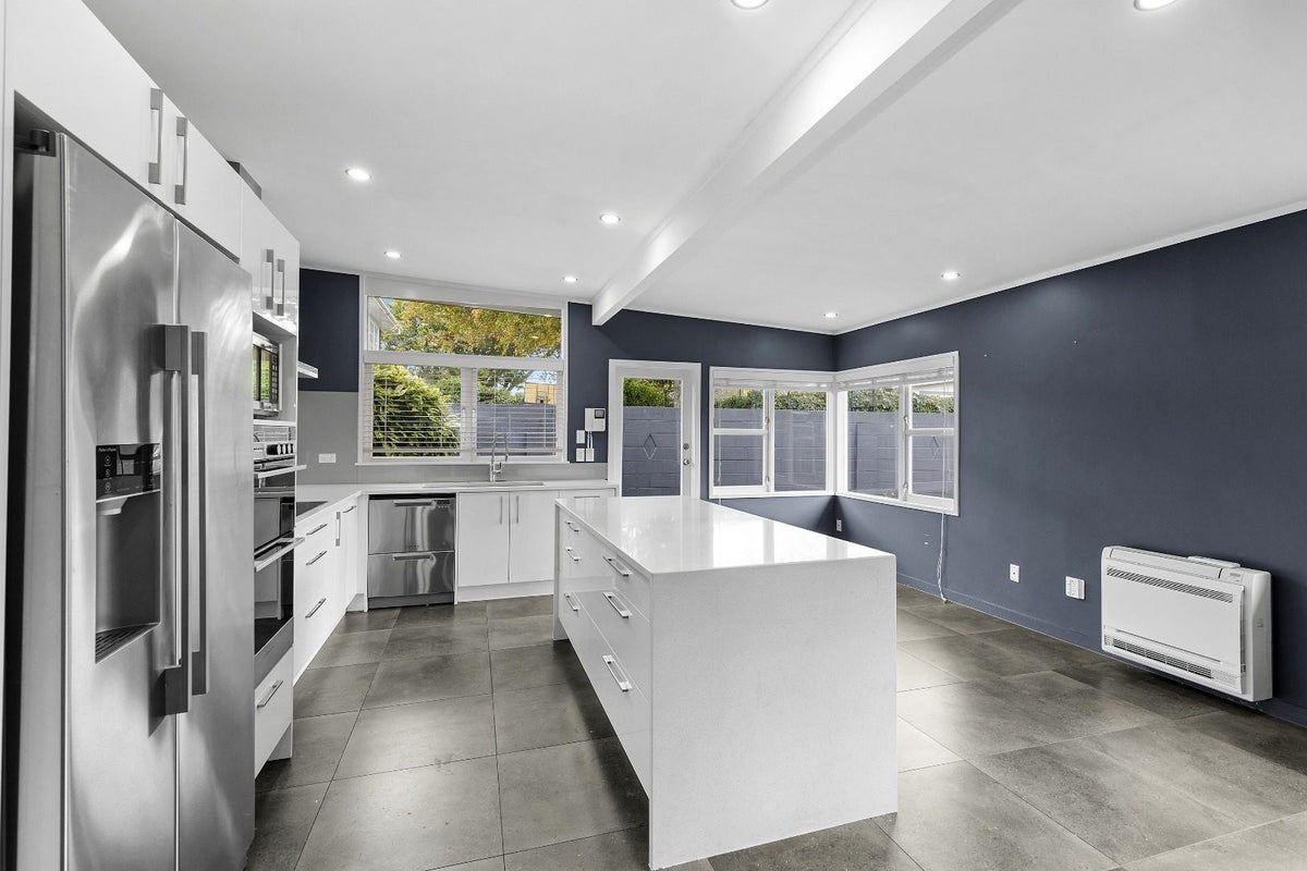 415 Fergusson Drive, Heretaunga, Upper Hutt - Carousel 2