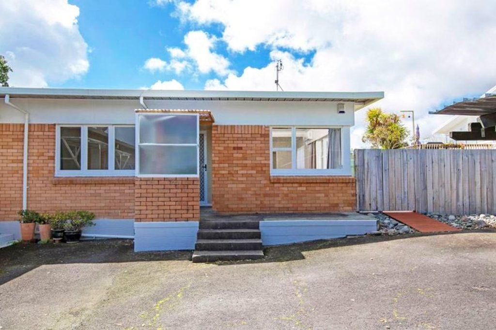 1/33 Rodney Street, Howick, Auckland - Carousel 1