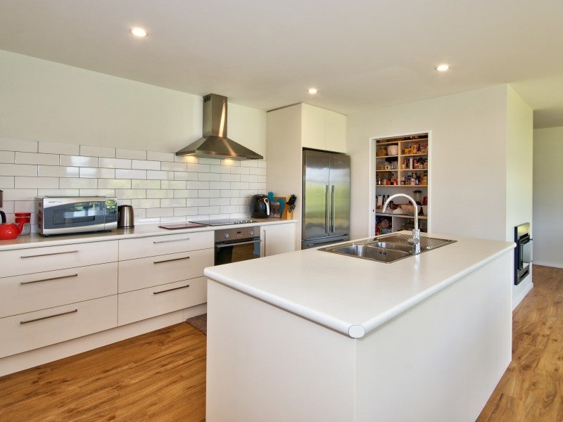1 Cone Peak Close, Lake Hayes, Queenstown - Carousel 2