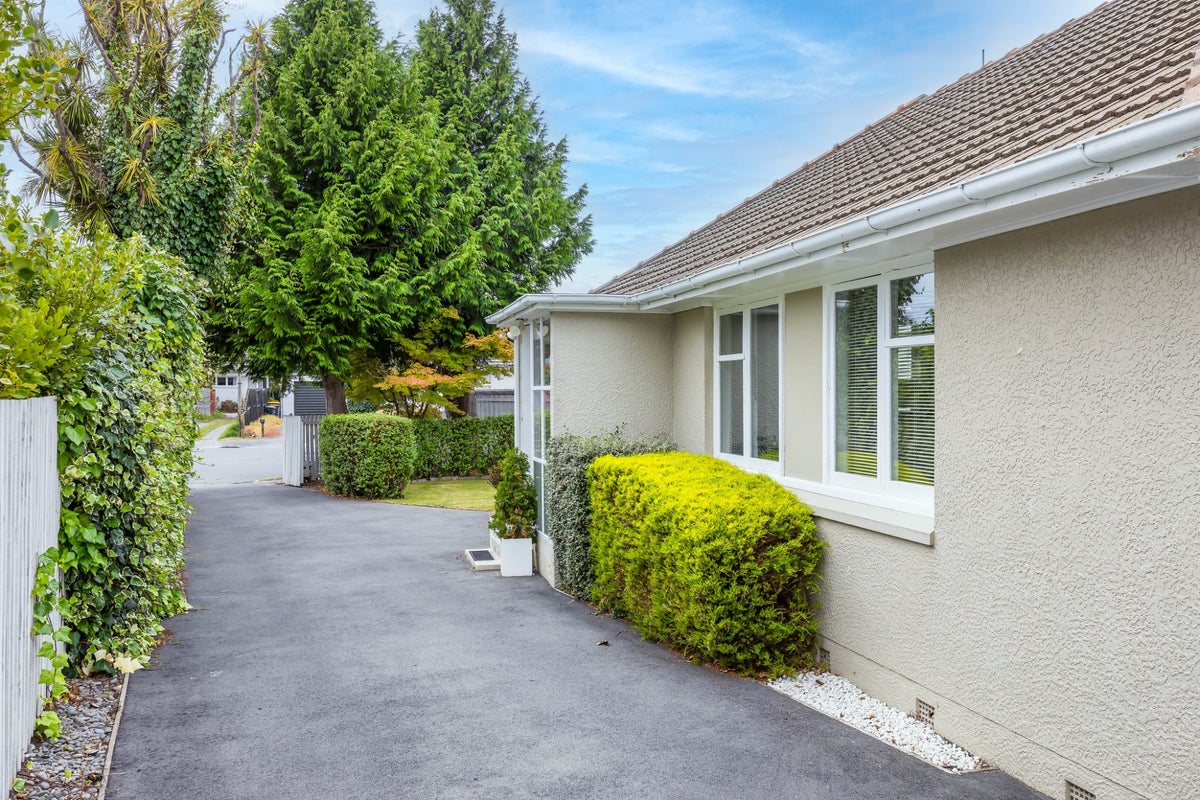 8 Nyton Place, Bryndwr, Christchurch - Carousel 15