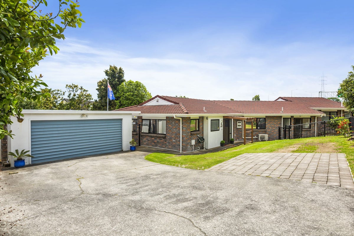 6 Destino Court, Conifer Grove, Takanini - Carousel 2