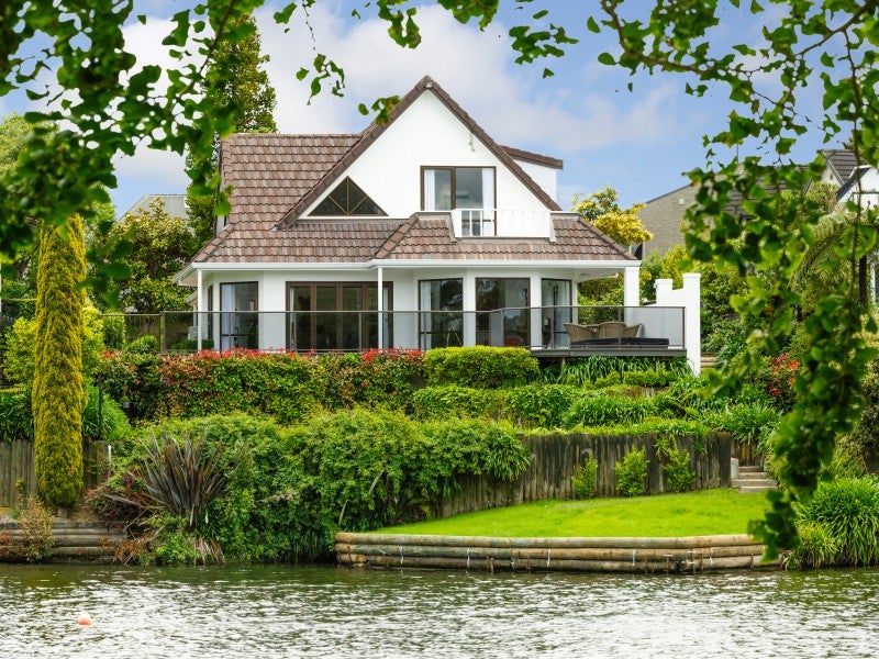 9 Caccia Birch Lane, Hokowhitu, Palmerston North - Carousel 1
