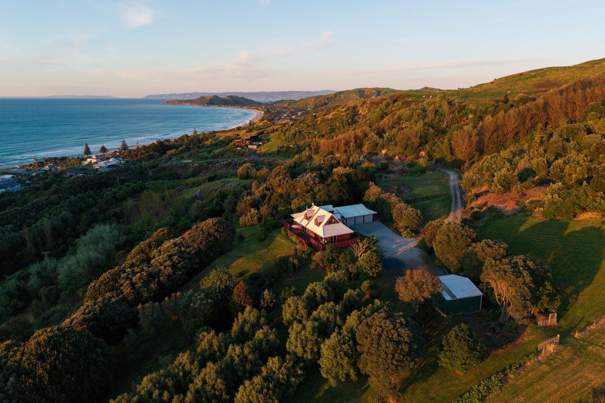 36 Sirrah Street, Okitu, Gisborne - Carousel 2
