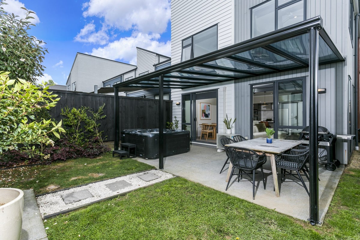 6 Tuatua Road, Hobsonville, Auckland - Carousel 2