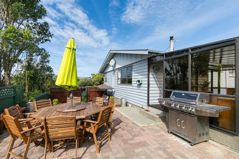 31 Te Kiteroa Grove, Churton Park, Wellington - Carousel 1