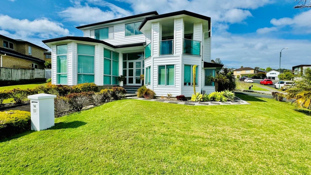98 Killybegs Drive, Pinehill, Auckland - Carousel 1