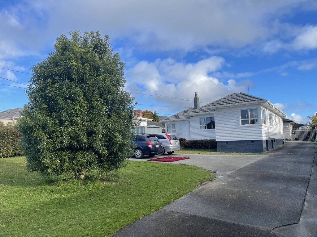 6 Netherlands Avenue, Kelston, Auckland - Carousel 11