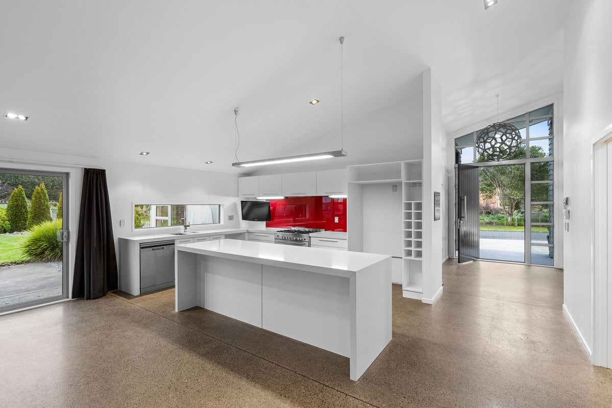 51 Waikawa Beach Road, Manakau, Levin - Carousel 2