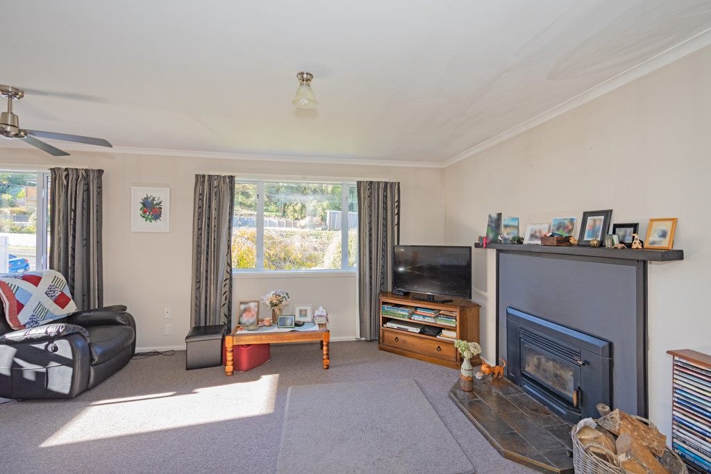 18 Derwent Street, Oamaru North, Oamaru - Carousel 2