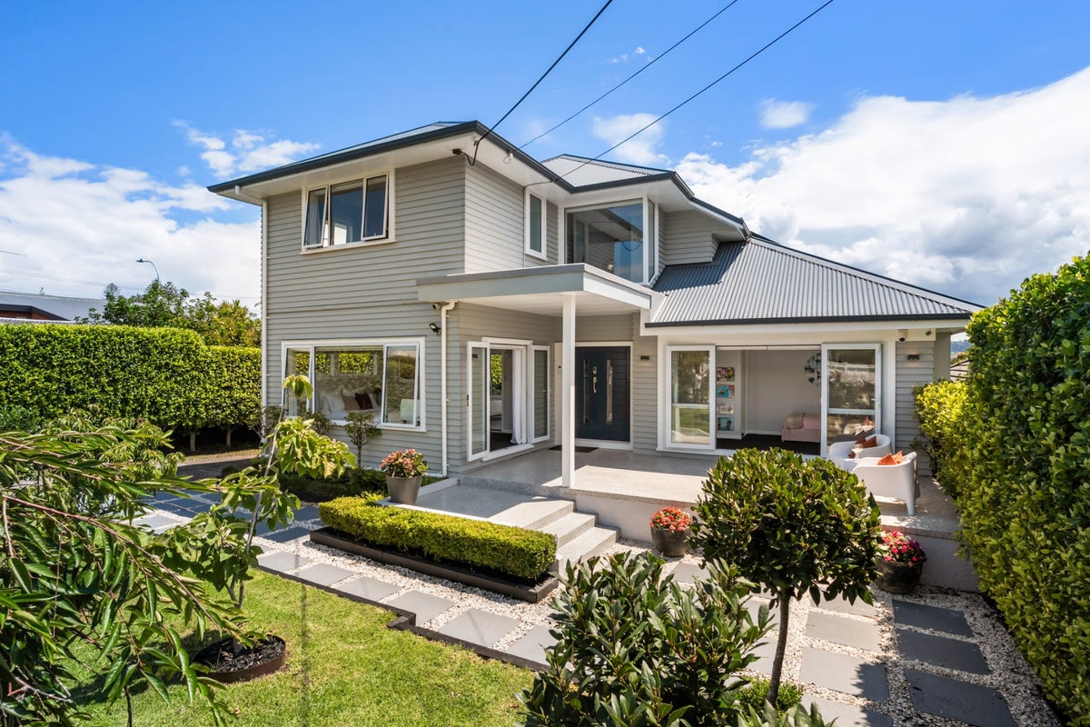 20 Mcintyre Road, Mangere Bridge, Auckland - Carousel 2