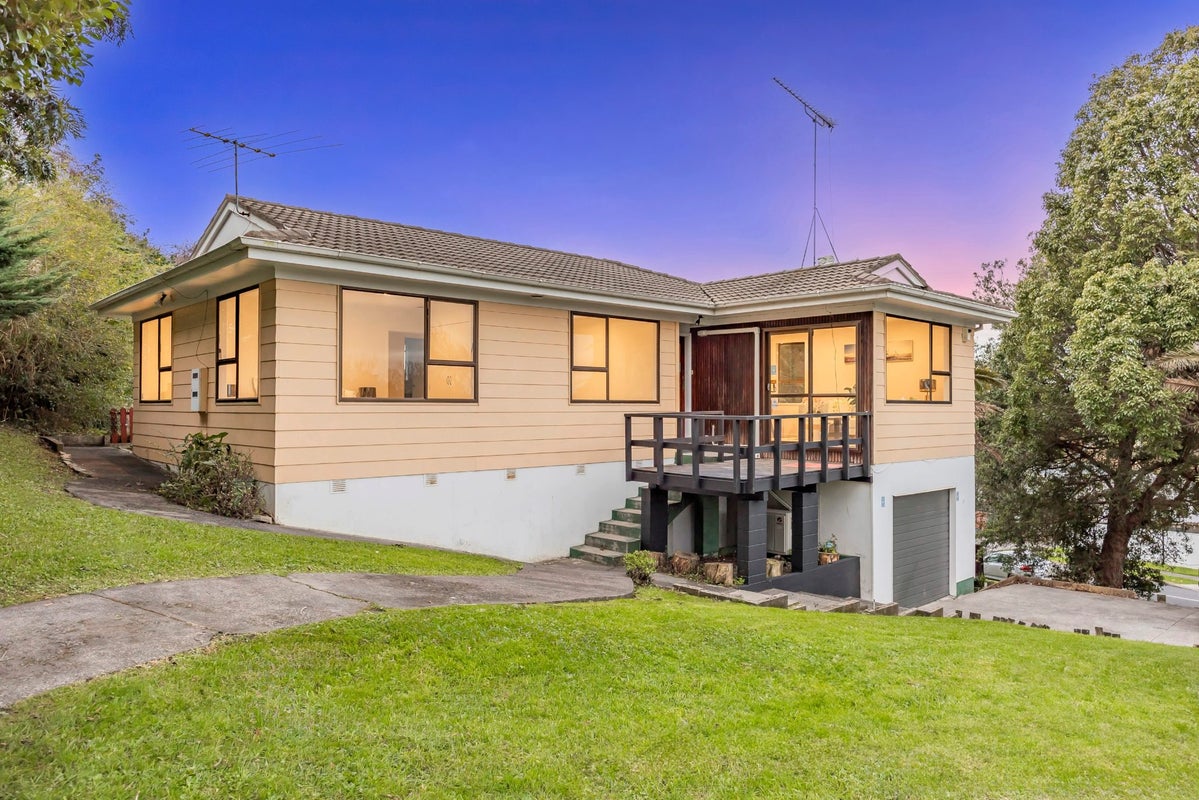 16 Lendenfeld Drive, Papatoetoe, Auckland - Carousel 2