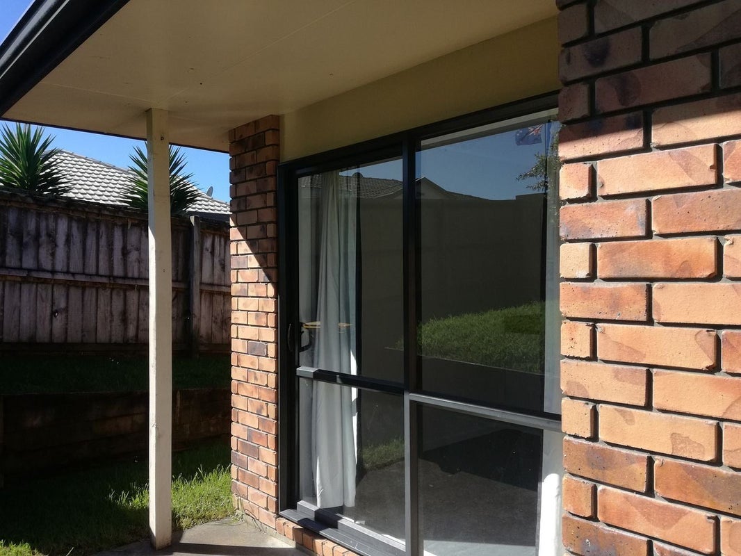 33 Bellville Drive, Clendon Park, Auckland - Carousel 2