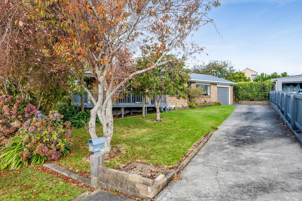 24 Poplar Grove, Whalers Gate, New Plymouth - Carousel 2