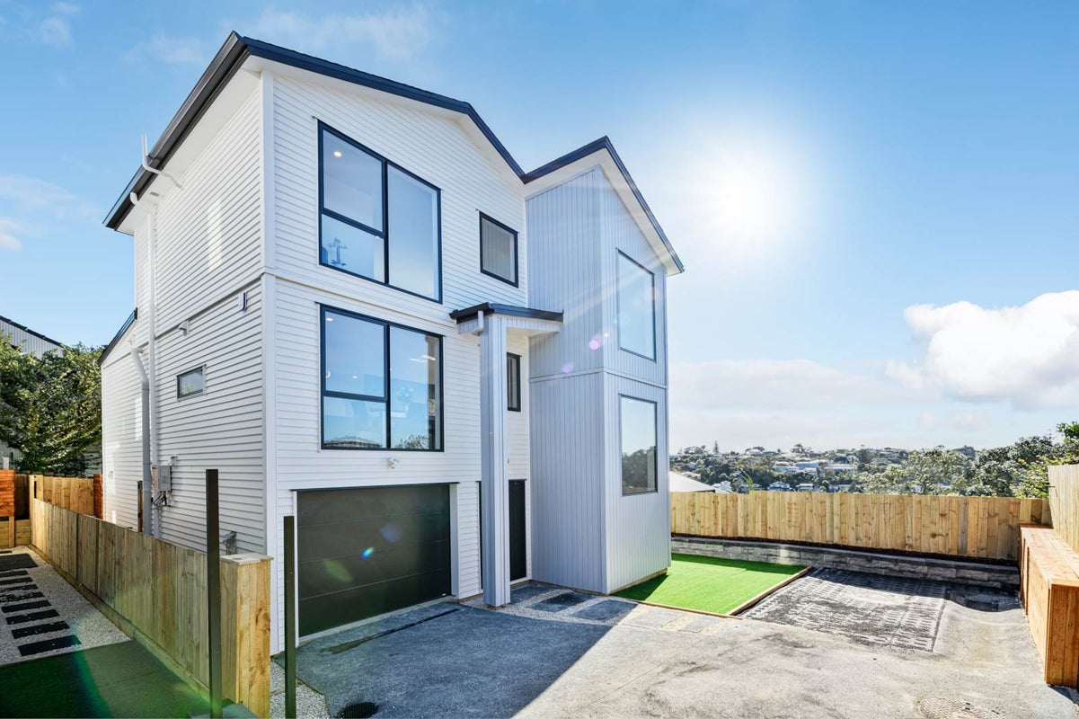 69B Sartors Avenue, Browns Bay, Auckland - Carousel 1