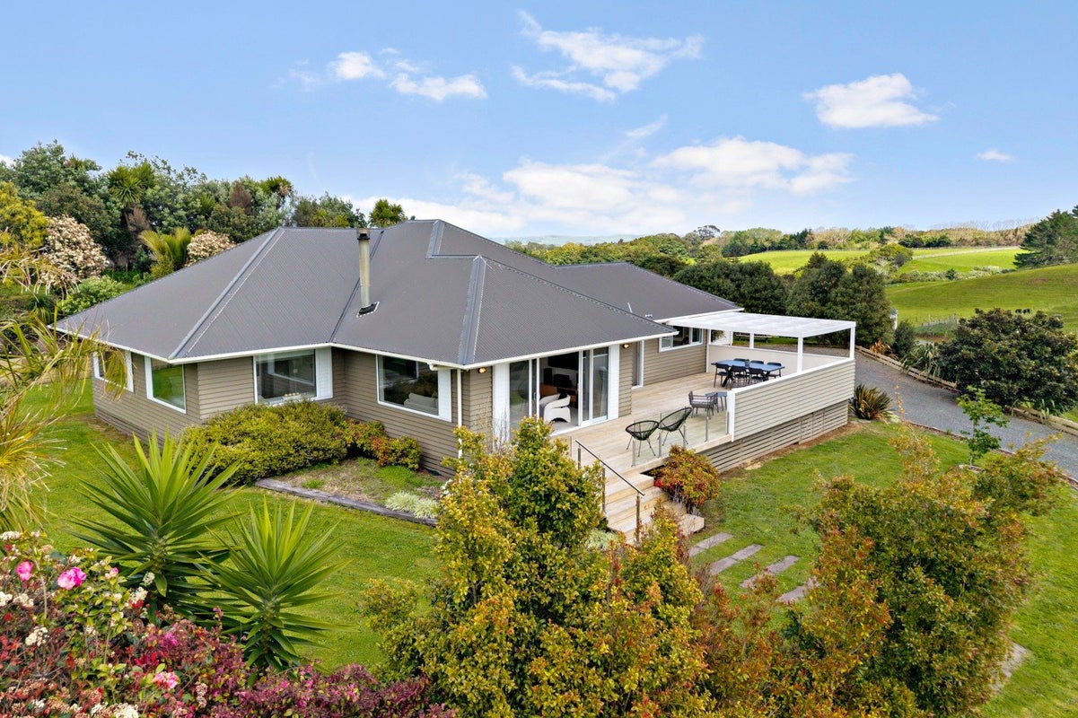 62A Farmpark Road, Glenbrook, Waiuku - Carousel 1