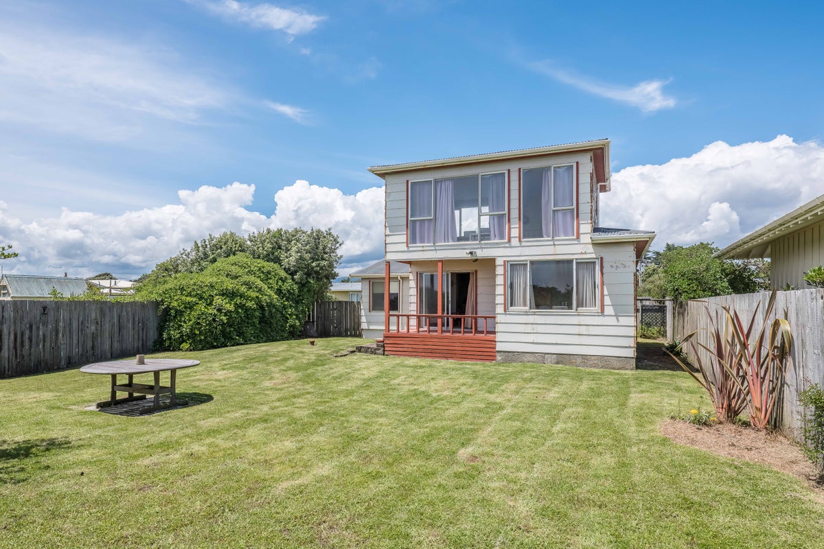 7 Rodney Avenue, Te Horo Beach - Carousel 2
