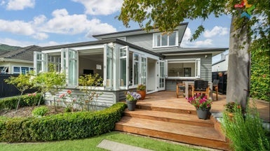 15 Fairfield Avenue, Fairfield, Lower Hutt - Carousel 1